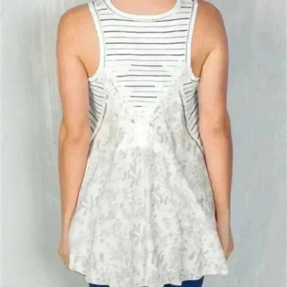 STRIPES & FLORAL CAUSAL TANK TOP - Picture 3 of 3